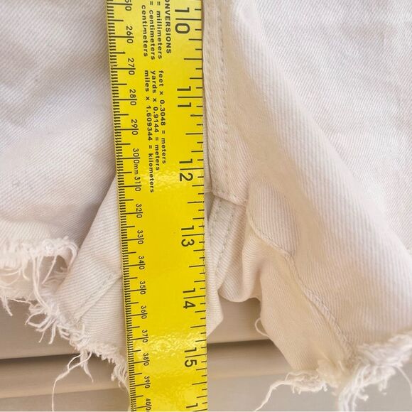 Univeresal Threads Highest Rise Shortie White Distressed Shorts Size 14 - Picture 6 of 7